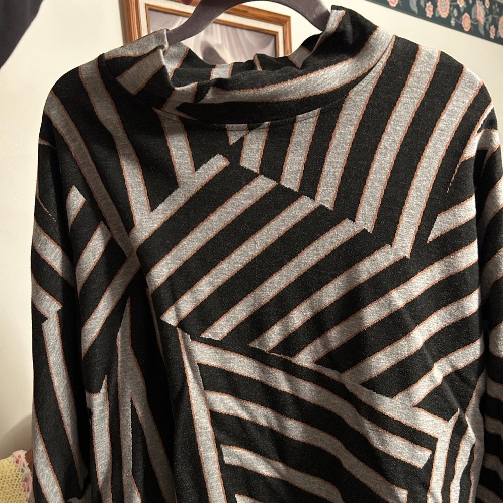 XL Black Grey and Orange Patterend Picadilly Top
